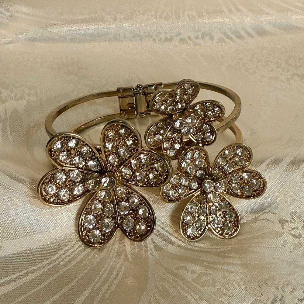 Vintage Gold Tone Clamper Hinged Bangle Bracelet Floral Clear Rhinestones Glam